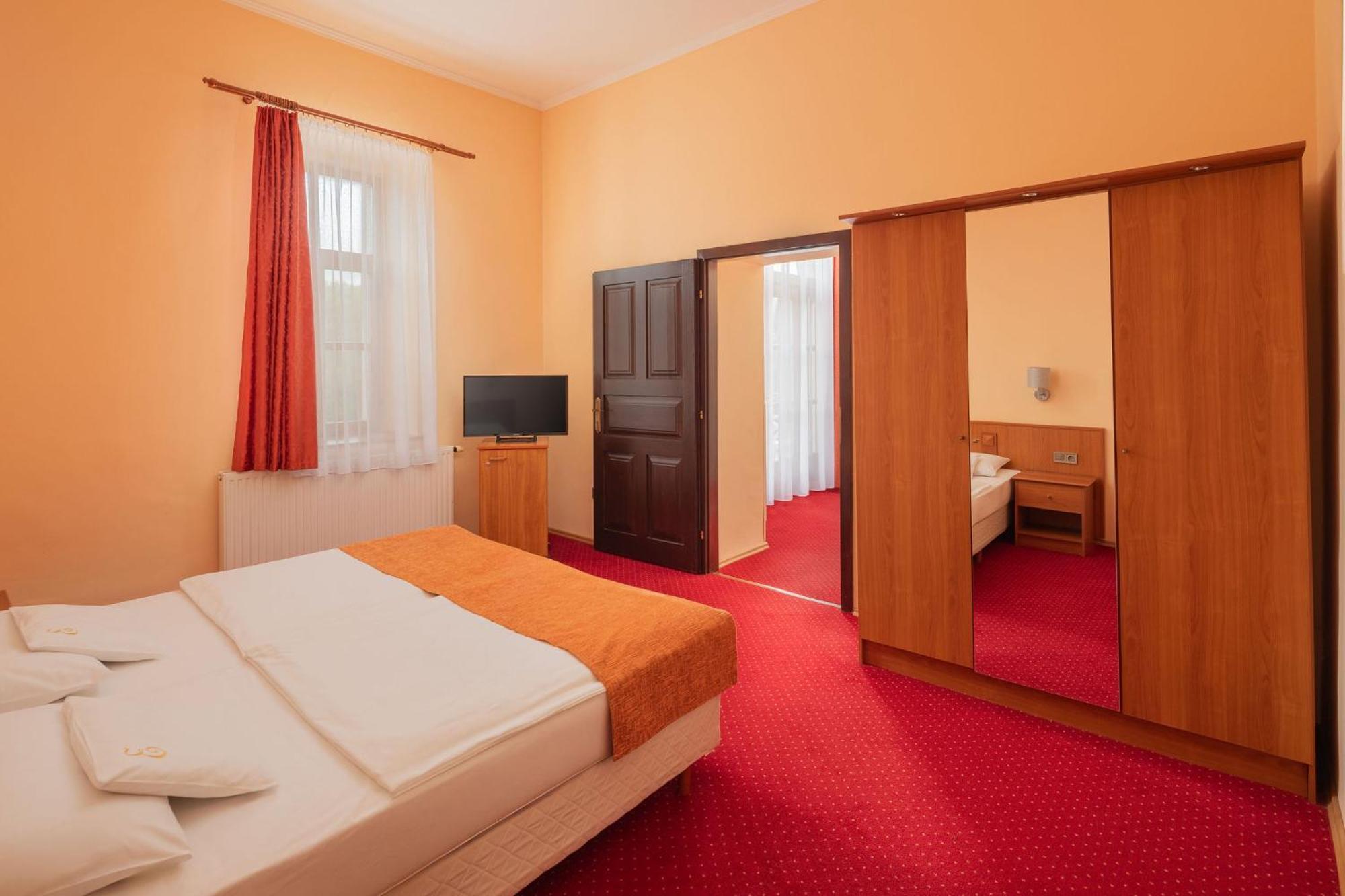 Erzsebet Park Hotel Parád Exterior foto